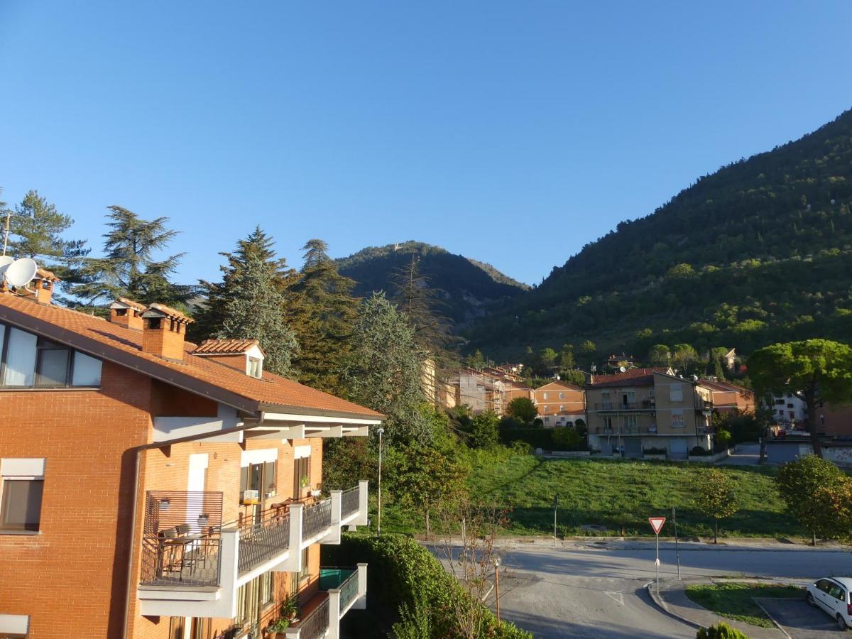 Amadeus Pinolo Apartment Gubbio Exterior photo